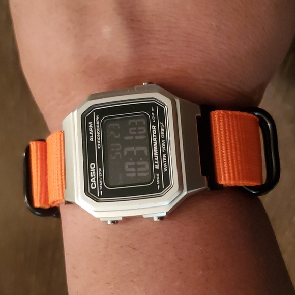 Casio W217H Chronograph Alarm Mens Watch - Picture 4 of 10